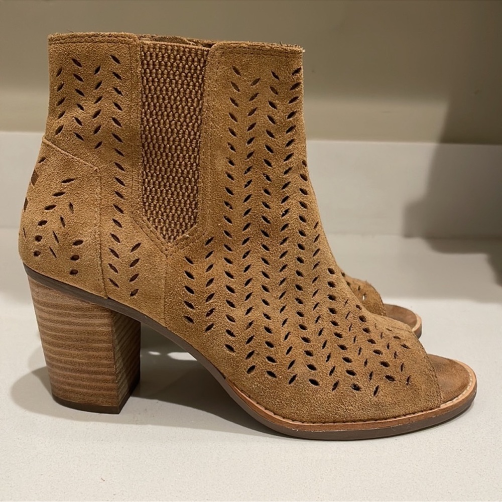 Tom’s peeps toe ankle booties s 8.5
